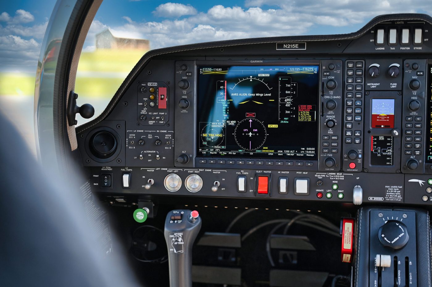 Throttle quadrant and left instrument panel
